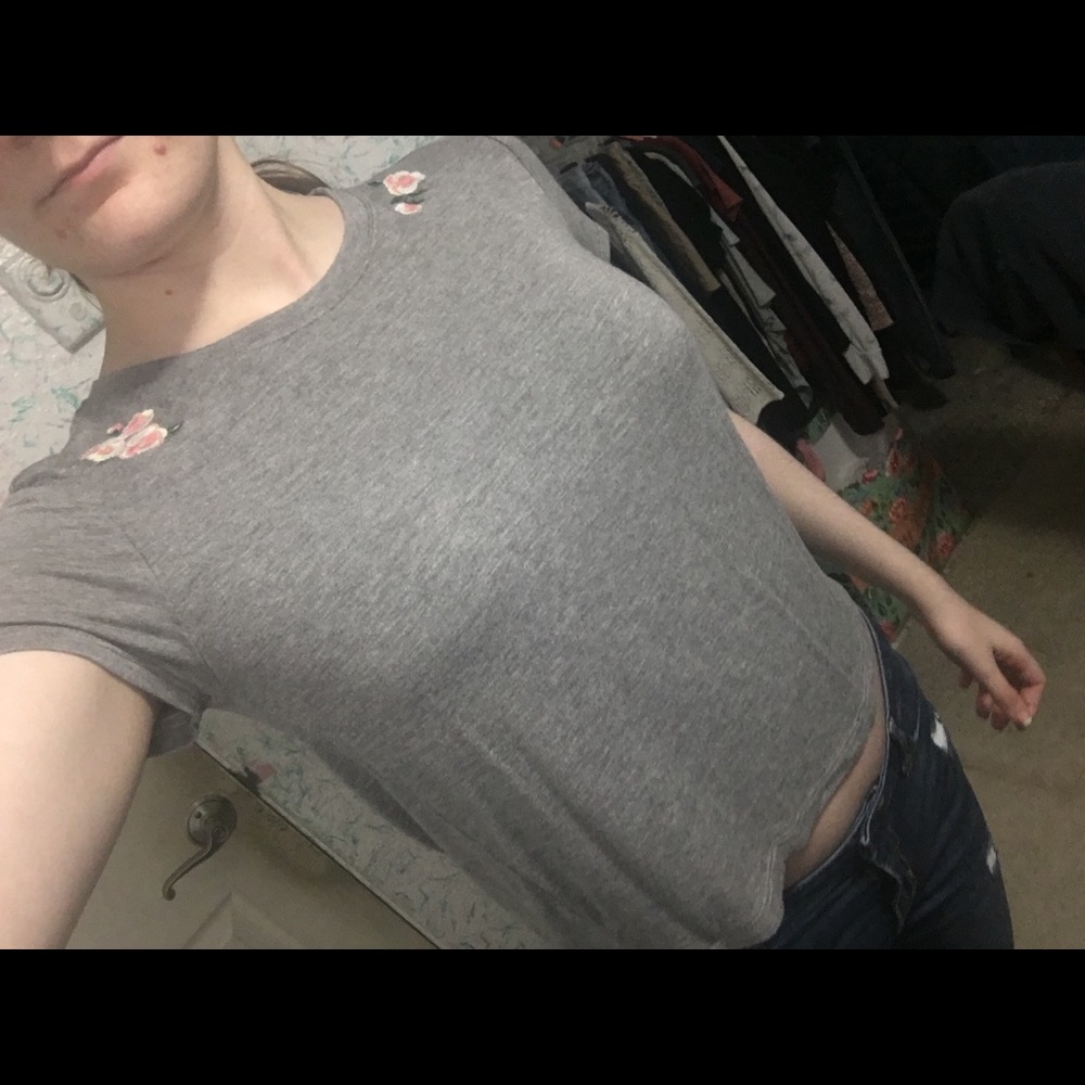 Aeropostale Grey Flower Chop Top Tee *Brand New*